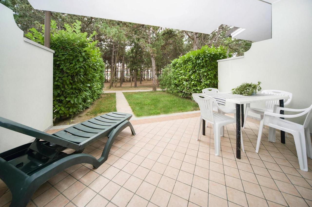 Terraced House In The Ca' Del Pino Holiday Complex With Communal Pool In Μπιμπιόνε Εξωτερικό φωτογραφία